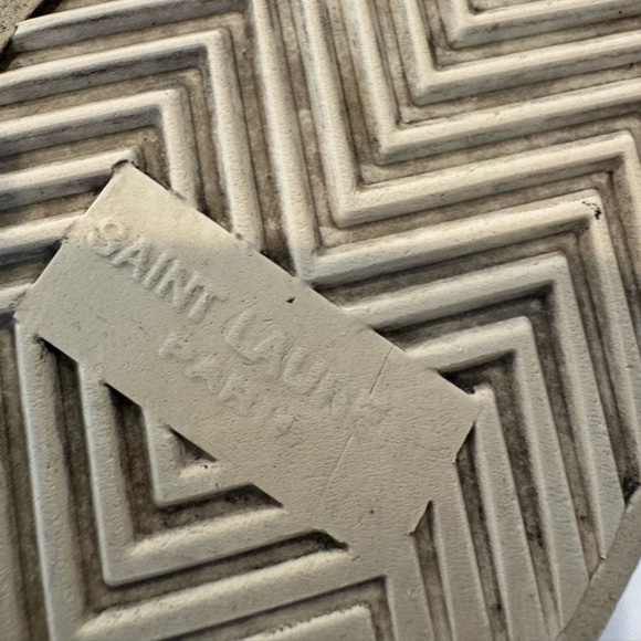 Authentic Saint Laurent Leather Star Sneakers - Picture 13 of 17